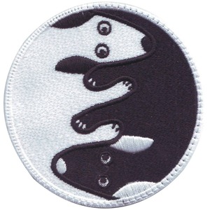 Meilleure vente : Accessoires de mode brodés, patchs brodés 3D en forme de grand cœur à thermocoller pour vêtements, motifs étoile, alphabet, fleur en tissu - Product Image 1