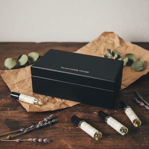 Boîte d'échantillons de parfum carrée en carton écologique de luxe avec logo personnalisé, gaufrage, boîtes rigides faites à la main (couleur personnalisée) - Product Image 6