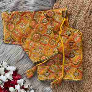 Georgette lourde exclusive avec des paillettes fabricant et fournisseur de chemisiers de Surat au prix de gros - Product Image 3