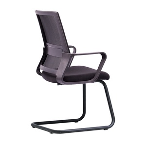 Chaise ergonomique à dossier en maille avec accoudoirs fixes pour les réunions - Product Image 1
