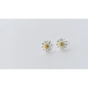 Orecchini a Perno Daisy in Argento Sterling con Diamanti e Perle Placcati Oro Rosa a Forma di Vite Regalo di Natale con Confezione Regalo B15 - Product Image 2