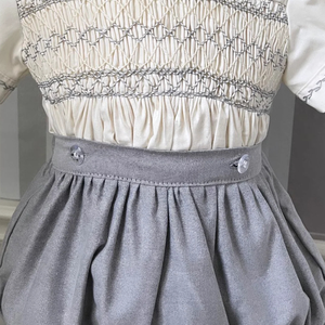 Vestido de lino suave hecho a mano para niñas pequeñas, estilo informal para el primer cumpleaños de niños pequeños, OEM hecho en Vietnam - Product Image 3