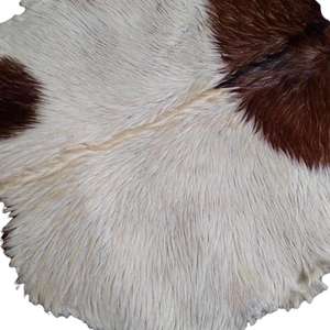 Tapis en cuir de chèvre véritable avec un motif naturel blanc et brun tacheté, peaux de tambour, cuir de vache noir et blanc moucheté - Product Image 1