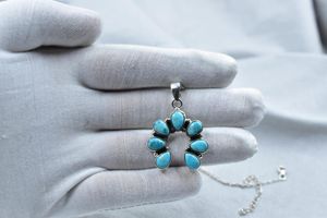 สร้อยคอทำมือขนาด 18 นิ้ว ปรับได้ พร้อมจี้โมฮาวีเทอร์ควอยซ์ประดับขอบด้วยโรเดียมและทองคำ บนตัวเรือนเงินแท้ เหมาะสำหรับทั้งชายและหญิง - Product Image 3