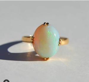 Bague en or 18 carats avec opale ovale multiforme, bague de fiançailles en opale, diamant, occasion mariage, vendeur indien, pierre précieuse - Product Image 1