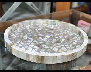 Bandejas de mosaico redondas decorativas Piezas decorativas elegantes perfectas para el salón o el vestidor de la oficina en casa - Product Image 2