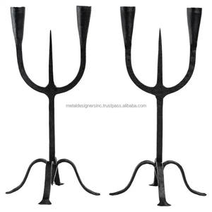 Paire de bougeoirs en métal à 3 bras en fer forgé noir à la main bougeoirs décoratifs pour la maison et les cadeaux - Product Image 2