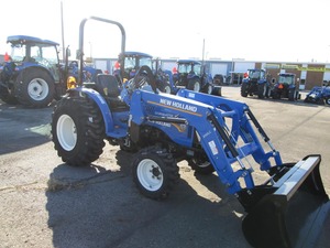 Tractor Mini Holland Workmaster 25 4WD con Tracción en las Cuatro Ruedas, Nuevo y Usado, con Larga Vida Útil Disponible - Product Image 3