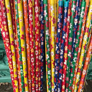 Maison Eucalyptus Bois Matériau Bois Manche de Balai Fleur Et Pointillé Fabriqué Du Vietnam À Vendre - Product Image 5