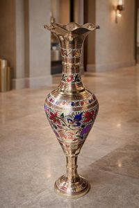 Jarrón de Flores de Latón Hecho a Mano, Moderno, con Grabado Meenakari, Jarrón de Metal para Piso, Decoración para Hogar u Oficina, Acabado Pulido, Jarrón Decorativo Alto - Product Image 2