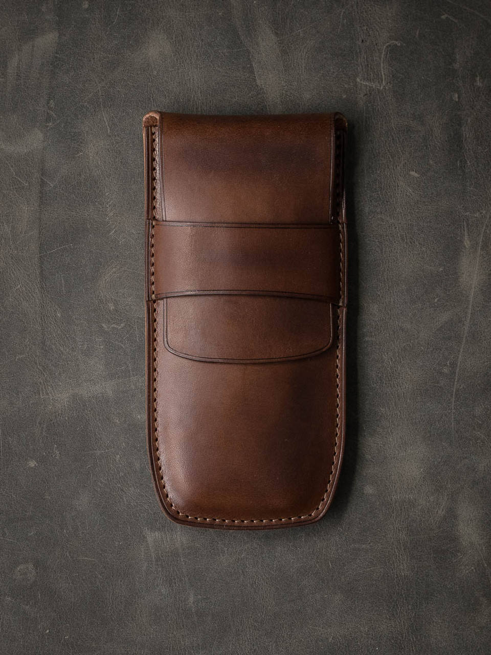 สีน้ำตาลเข้ม