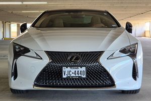 Lexus LC 500h 2023 d'occasion en excellent état, hybride V6 354 ch, pack Dynamic Handling, provenance Texas - Product Image 2