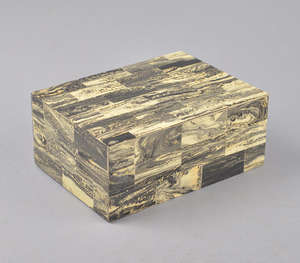 ยกระดับพื้นที่ของคุณด้วยกล่องเครื่องประดับฝังเรซินและ MDF ที่สวยงามด้วยการออกแบบหินอ่อนสีดำและสีขาวที่สวยงาม - Product Image 3