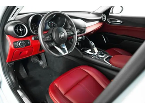 Sedán Deportivo Turbo Ultra-Lujo Usado 2024, Automático, Dinámica de Conducción Suave, Interior de Tela, Sistema de Infoentretenimiento Moderno, Seguridad Incluida - Product Image 3