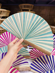 Abanico de bambú hecho a mano de Vietnam hecho de hojas de palma y cáscara de coco para uso doméstico y en eventos Elegante abanico de mano - Product Image 4