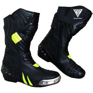 Chaussures de moto durables pour hommes avec design antidérapant, vêtements de course imperméables pour une sécurité de conduite accrue - Product Image 1