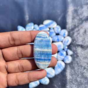 Blue Scheelite Gemstone Lot Cabochon en gros 100 pour cent naturel de qualité supérieure pour les bijoux faits à la main et l'artisanat - Product Image 3