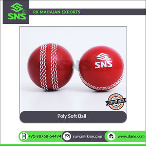 Material de corcho de goma, Material de PVC exterior de Poly Soft Sports, bolas de grillo de fabricante indio, buena calidad, superventas - Product Image 2