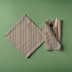 Serviettes en tissu à rayures classiques Serviettes en tissu écologiques lavables durables pour les repas et les événements - Product Image 1