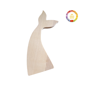 Bandeja decorativa de madera natural diseñada para usos múltiples, incluyendo servir comida u organizar Accesorios - Product Image 1