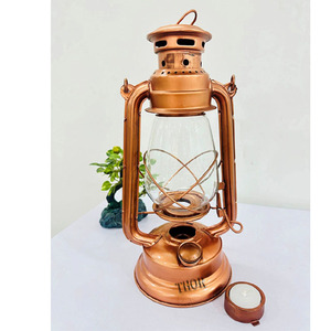 Applique murale en cuivre durable Lanterne à bougie suspendue Décoration de fête de Noël en plein air avec cadeau de bureau Matériau métallique Utilisation domestique - Product Image 1