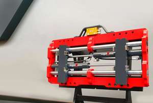 Best Quality FRN Fork Positioner 1000-8000kgs Capacity Top Choice <b>Forklift</b> <b>Attachments</b> for Users - Product Image 4