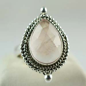 Bague artisanale en argent sterling 925 incrustée de quartz rose, style bohème, forme poire, pierre de naissance de janvier, bijou parfait pour elle - Product Image 3