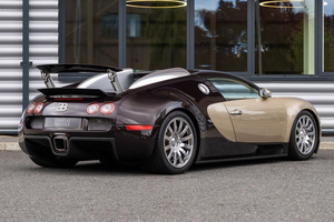 Voitures de sport d'occasion Bu Ga Tti, conduite à gauche, sièges en cuir, caméra arrière, phares au xénon, écran tactile, 5 places, modèle 2024, Euro IV US - Product Image 5