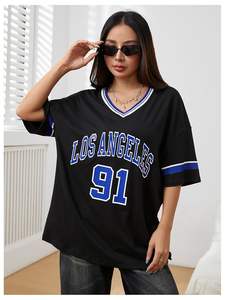 เสื้อเจอร์ซีย์อินเทรนด์เสื้อยืดขนาดใหญ่สำหรับทุกเพศกราฟิกคอวีย้อนยุคระบายอากาศลำลองพิมพ์ซับลิเมชัน Y2K ฟุตบอล - Product Image 2