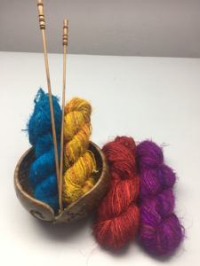 Hilo de Seda Sari Reciclado 100% Ecológico Hecho a Mano, Sin Teñir, Crudo, para Tejer, Bordar, Decoración, Joyería, Arte y Tufting - Product Image 2