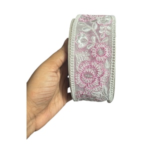 2025ที่มีคุณภาพสูงดีไซน์เนอร์ปักลูกปัดขอบลูกไม้สำหรับชุดเดรสริบบิ้นประดับเลื่อมสำหรับส่งออกอินเดีย - Product Image 1