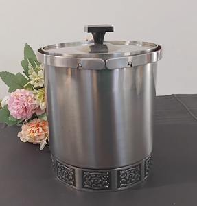 ถังน้ำแข็งสีเงินเรียบหรูสำหรับบาร์ในบ้าน ใช้เป็นตู้แช่เครื่องดื่มบนโต๊ะอาหาร สำหรับงานปาร์ตี้ งานอีเว้นท์ และเสิร์ฟแขก - Product Image 1