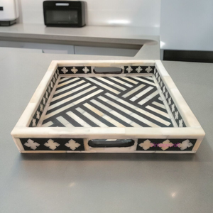 Bandeja Decorativa y de Servicio Moderna con Incrustaciones de Hueso, Ecológica y de Calidad Premium |   Muebles para el Hogar de Lujo Hechos a Mano - Product Image 1