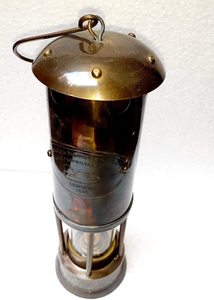 High Premium Quality Brass Ship Anchor Lantern Modern Design with Antique Look Home Hotel Decor Christmas Wholesale Accessory - Product Image 3