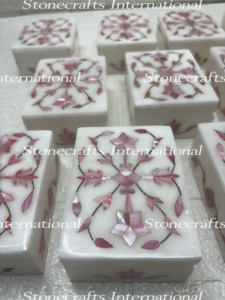 Boîte à bijoux moderne en nacre rectangulaire 4X3 avec nacre rouge disponible au prix de gros exportateur indien - Product Image 3