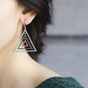 Turquesa rubí negro CZ piedra triángulo diseño turco venta al por mayor hecho a mano 925 pendientes colgantes de plata esterlina joyería fina - Product Image 2