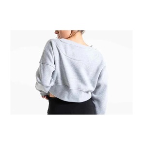 Sudadera con capucha recortada de cuello alto para gimnasio y salón de punto con dobladillo acanalado y logotipo frontal para la temporada de invierno - Product Image 3