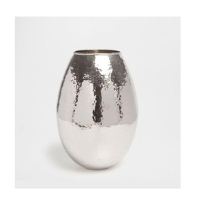 Vase à fleurs en aluminium poli martelé à la main |   Centre de table moderne en métal argenté, vente en gros, pot à fleurs décoratif de luxe - Product Image 1
