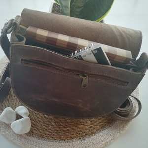 Sac à bandoulière en cuir véritable 100% fait main, avec motifs floraux gravés, pour femme, avec une longue sangle réglable - Product Image 4