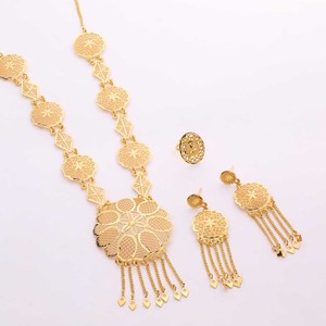 Oro Joyeria Collier et boucles d'oreilles de luxe en laiton plaqué or avec chaîne à maillons pour anniversaire - Product Image 1