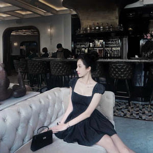 [Fábrica de costura a buen precio] DR172 2025 Mini vestido con cuello cuadrado a rayas en colores de tendencia caliente Meticuloso en cada costura - Product Image 4