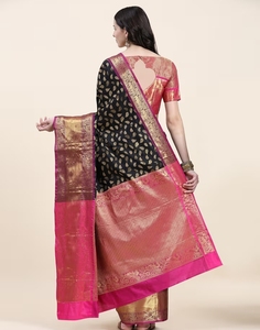 Sari en soie artisanale Banarasi noir traditionnel pour femmes KV, avec un design tissé, pour les occasions de fête, avec un chemisier non cousu - Product Image 4