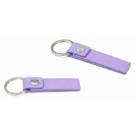 Porte-clés réfléchissant en cuir avec accents en alliage et en métal - Product Image 4