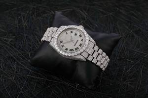 Moissanite Diamond Iced Out Hiphop Bling Bust Down Watch Precio al por mayor Proveedor exportador Best Seller Joyería fina - Product Image 3