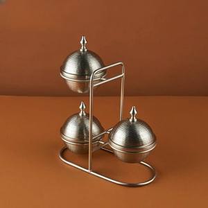 Tazón de dátiles de aspecto moderno con soporte, juego de tres tazones para servir para Ramadán en plata, acabado con tapa, Mini tazón para servir dátiles - Product Image 2