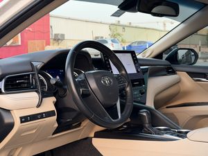 Toyota Camry GLE HEV Híbrido Blanco Usado 2024, Sedán de Nueva Energía para Viajes Urbanos |   Listo para Exportar - Product Image 2