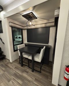 ¡Mejor fábrica Spply nuevo diseño autocaravana RV Truck Camper Road Camper Trailer Caravan Van Duerme 4 personas para aventuras al aire libre! - Product Image 3