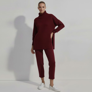 Ensemble jogger et sweat-shirt à col roulé surdimensionnés personnalisés pour femmes - Product Image 6
