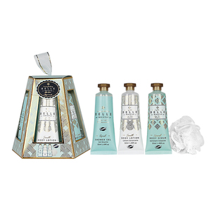 Coffret cadeau de bain hexagonal bleu Belle & Whistle, essentiels de soins de la peau pour les voyages - Product Image 1
