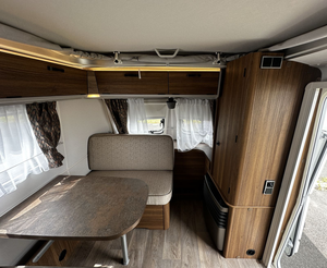 Caravane confortable E=r=i=b=a Touring 550 neuve, mini-caravane de 1 400 kg, remorque de camping à vendre à prix avantageux - Product Image 6